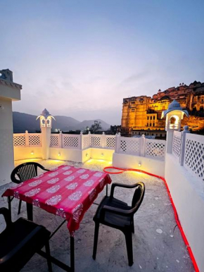 The Palace View Homestay & Restaurant